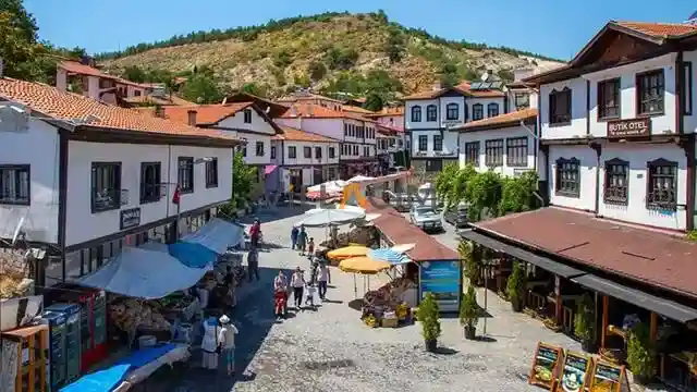 Beypazari_Araç_Kiralama.webp Ankara'da keyifli bir kaçamak: Come Rent ile Beypazarı'nı ziyaret edin.