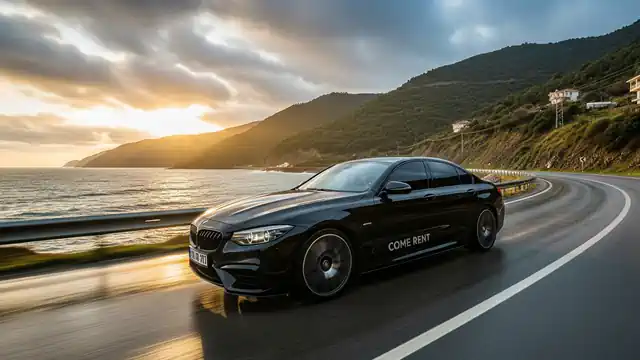 ordu-giresun-sahil-yolunda-kiralik-arac.webp Come Rent ile kiralanmış bir araç, Ordu-Giresun sahil yolunda seyir halinde
