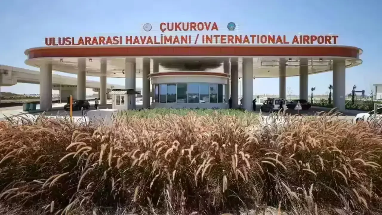 Mersin Çukurova Havalimanı Come Rent araç kiralama ofisi, filosu ve online rezervasyon sistemi.